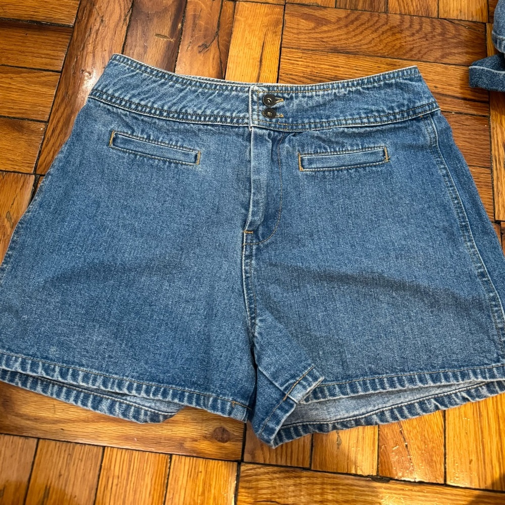 GAP Blue Jean Shorts Relaxed Fit Size 4